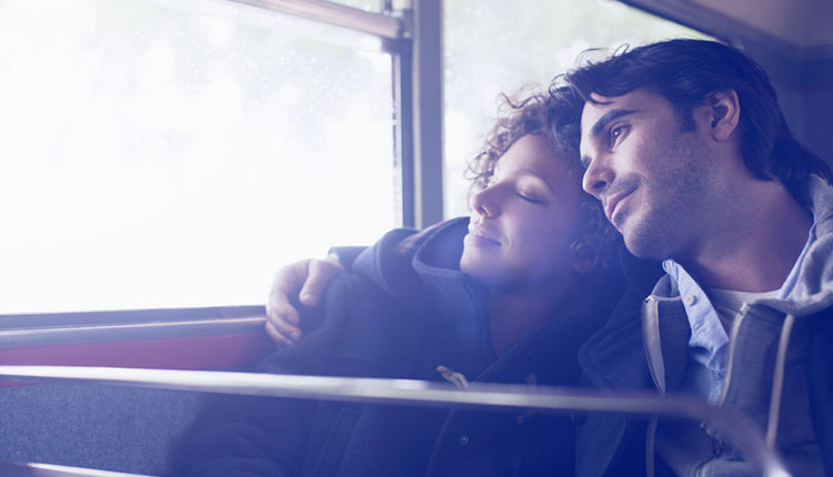 Pareja en autobs